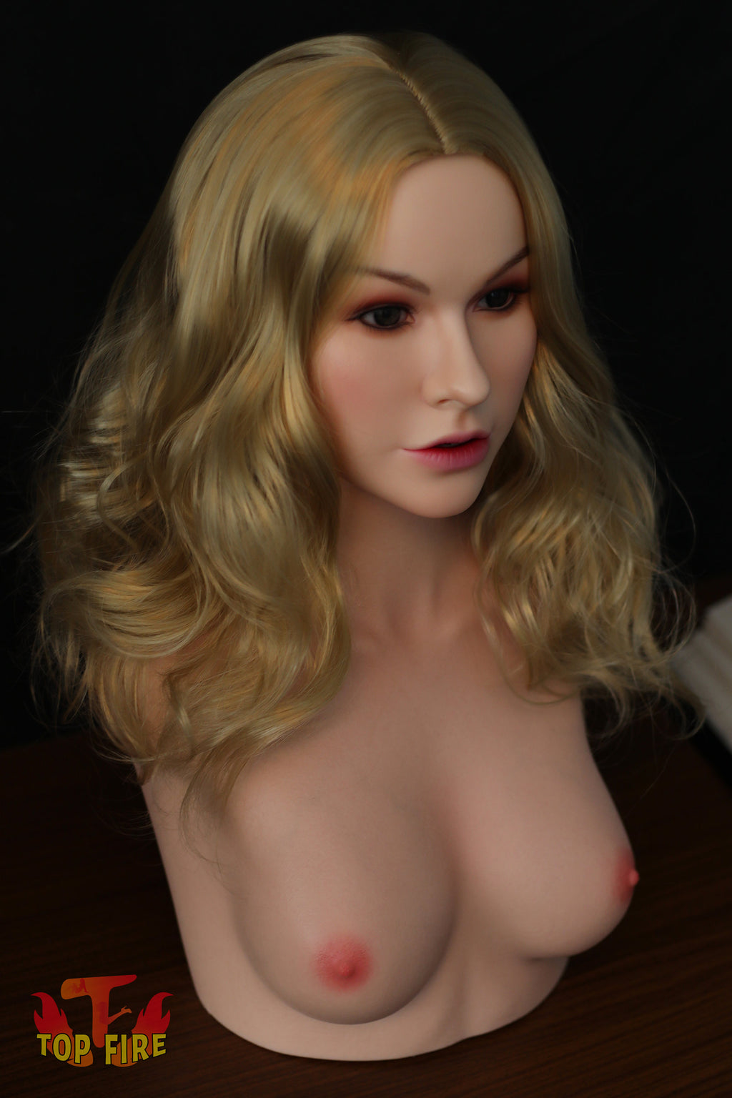 Amber – Top Fire Full Silicone Busto 51 cm | Coppa C