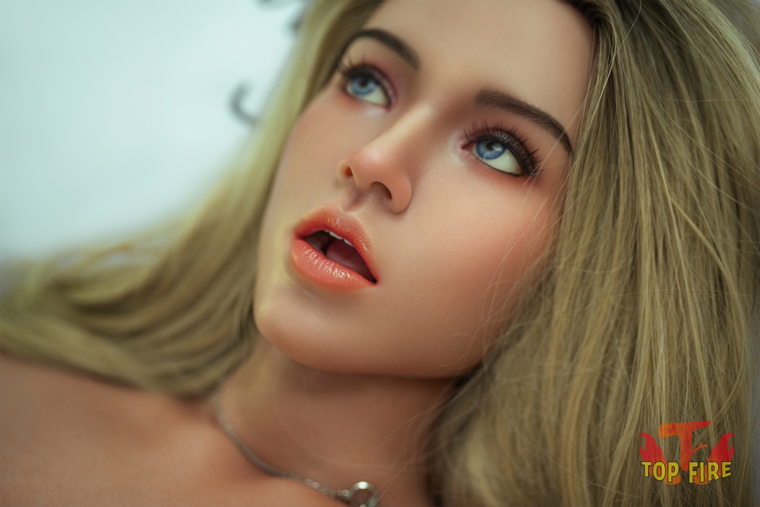 Lucy – Top Fire Full Silicone 170 cm | E Cup