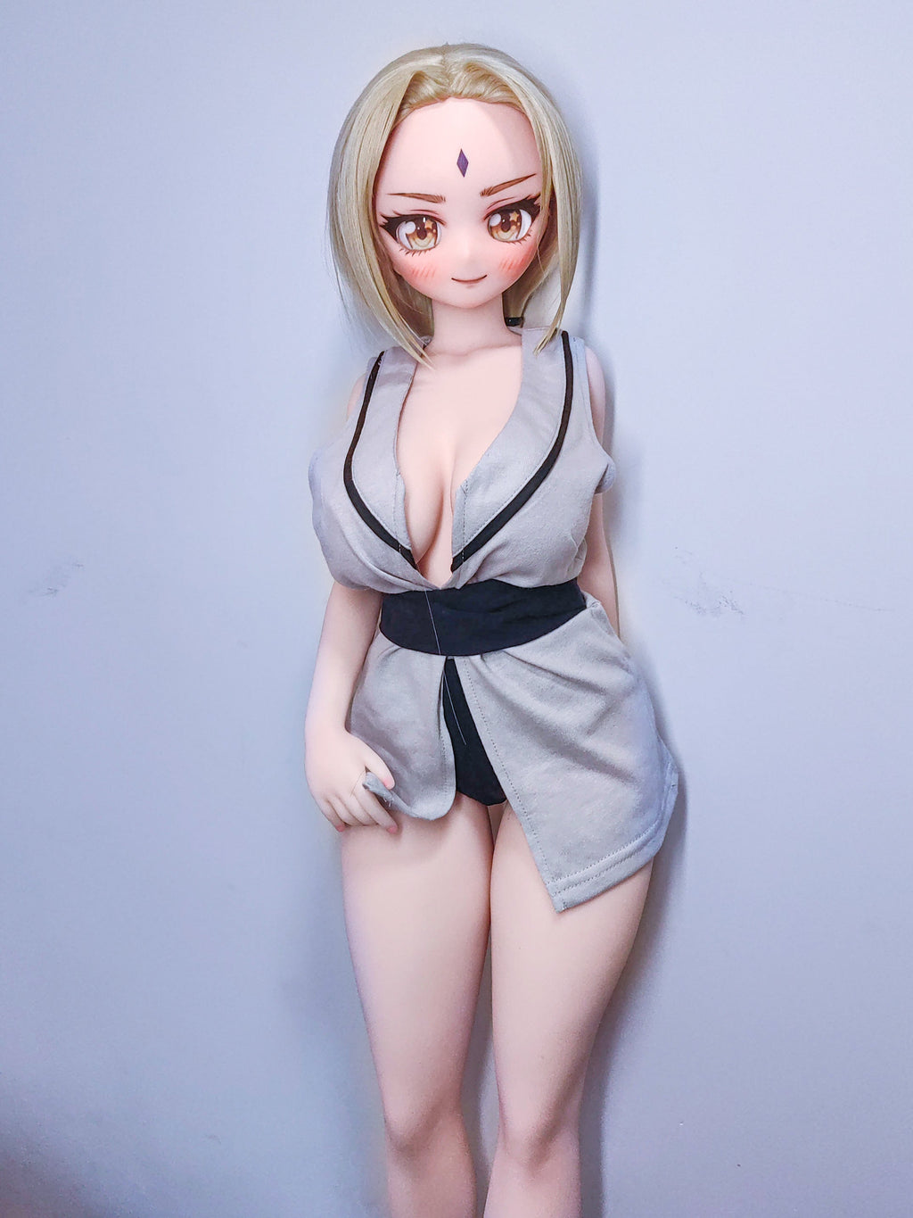 Reyna J85 – mini sex doll anime CLM Classic 85 cm, vista principale con abbigliamento incluso