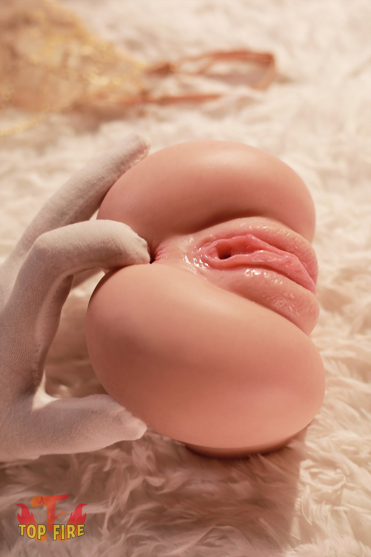 Top Fire Toy-1 – dimostrazione della morbidezza del silicone